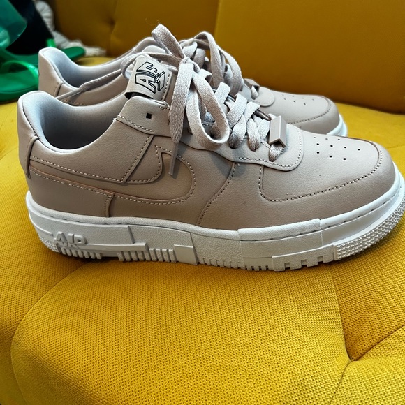 Nike Air Force 1 Pixel - Picture 1 of 5